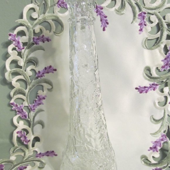 Vintage Libbey Of Canada Clear Glass Embossed Leaf Bud Vase 9" - Picture 15 of 15